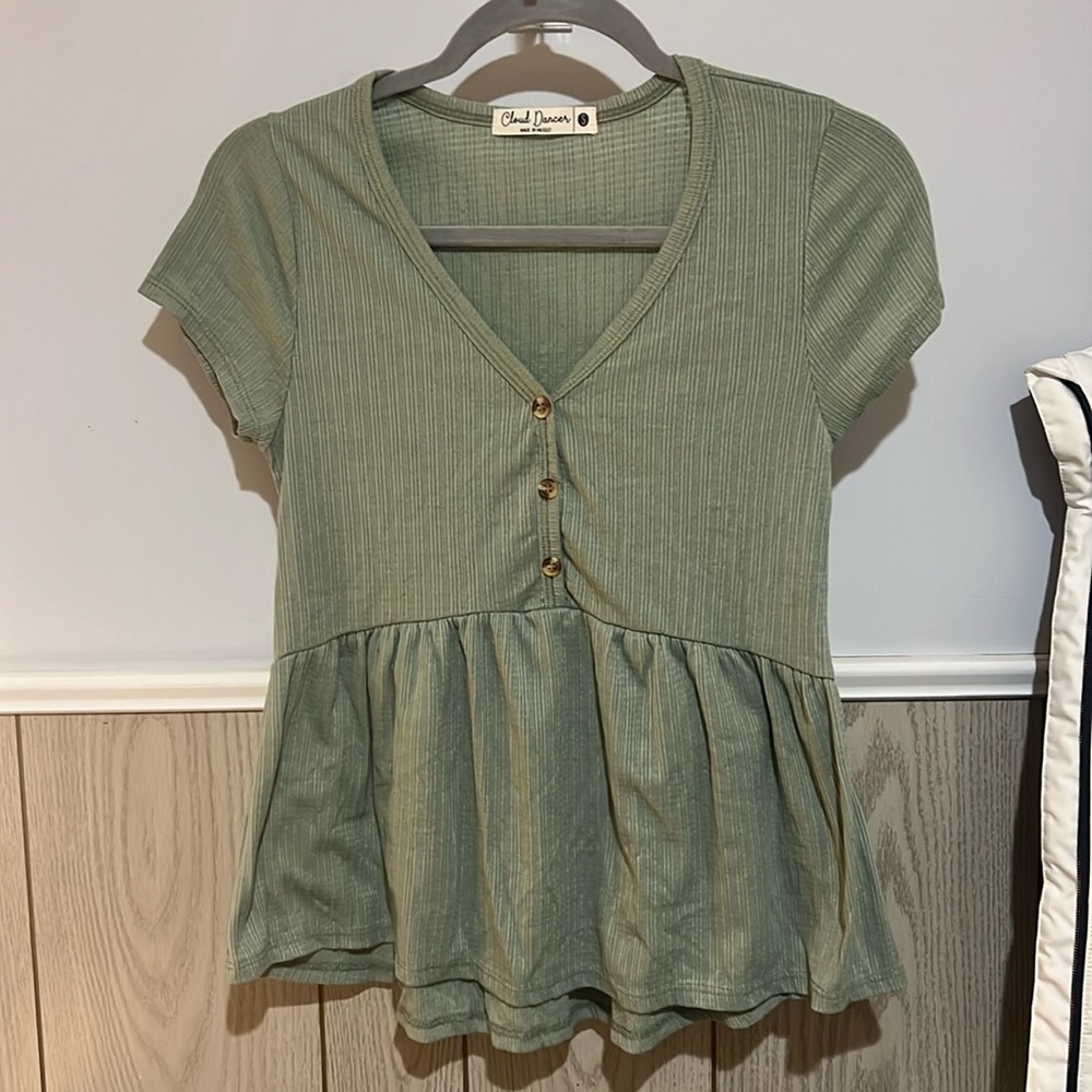 Women’s small flowy blouse.